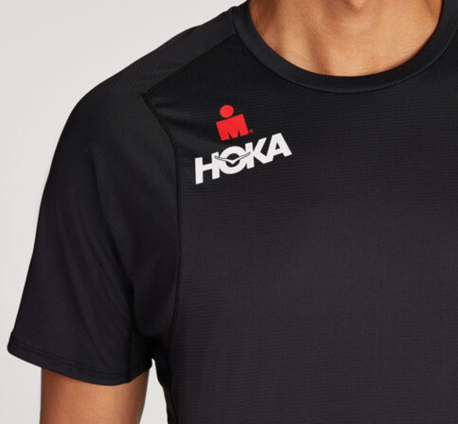 Hoka Glide Kurzarm Schwarz Weiß Ironman Rot
